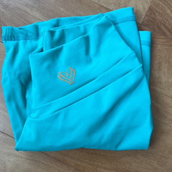 CLS seamless front scrunch shorts - Picture 3 of 3